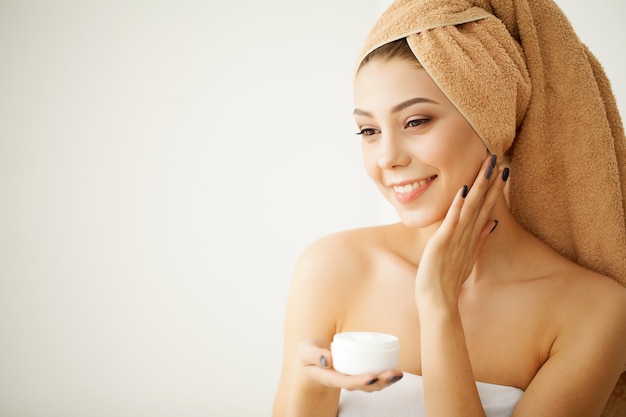 Best skin care products for women men healthy skin guide 4